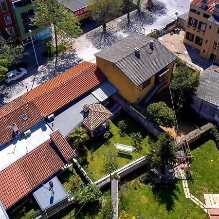 Holiday House Arena Pula Exterior photo