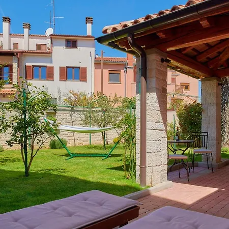 Holiday House Arena Pula Exterior photo