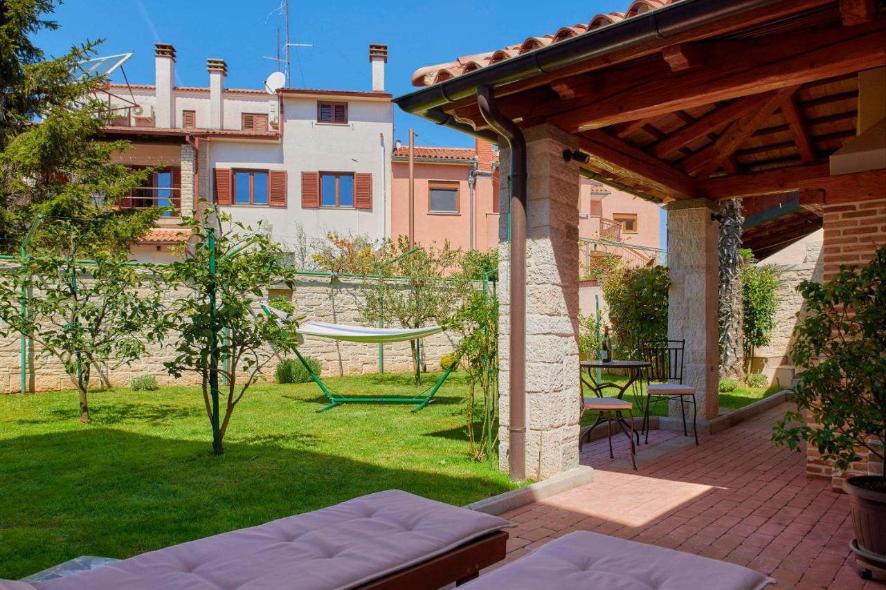 Holiday House Arena *